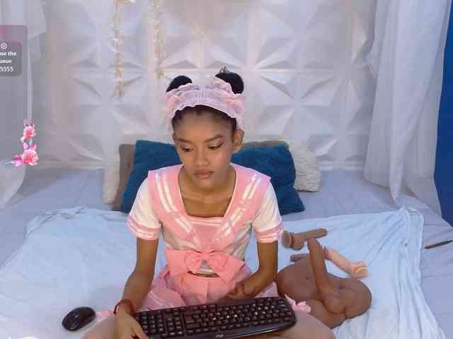 adissonpetite webcam