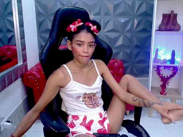 adissonpetite webcam