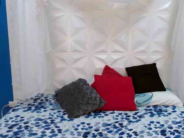 adissonpetite webcam