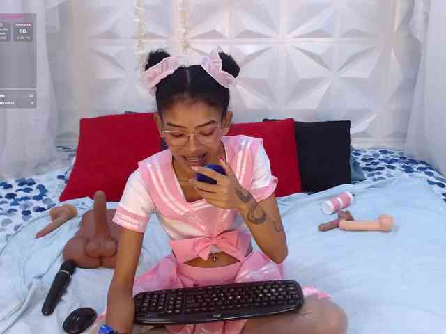 adissonpetite webcam