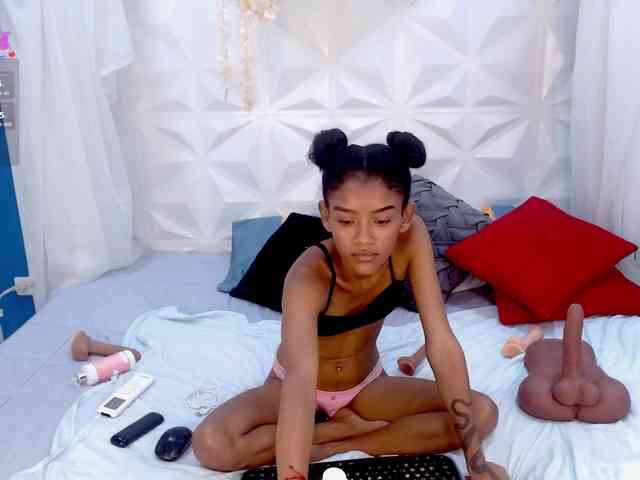 adissonpetite webcam