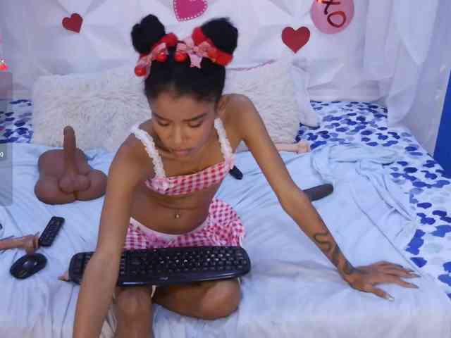 adissonpetite webcam