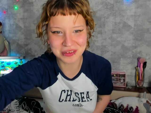 Miley's BongaCams show and profile