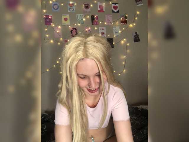 Miley Live Cam on BongaCams