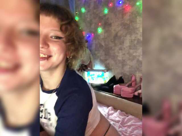 Miley's BongaCams show and profile