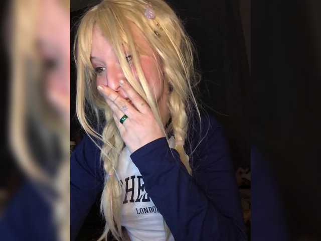 Miley's BongaCams show and profile