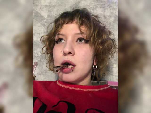 Miley's BongaCams show and profile