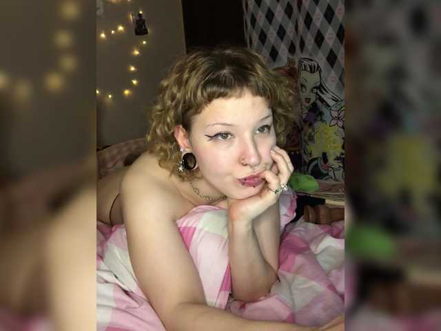 Miley's BongaCams show and profile