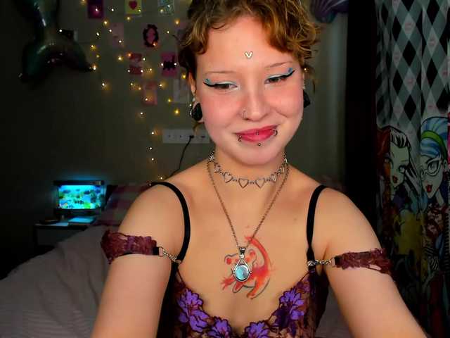 Miley's BongaCams show and profile