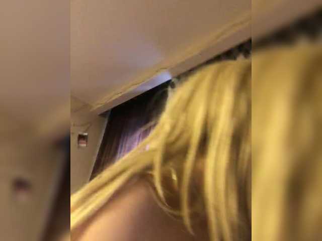 Miley's BongaCams show and profile