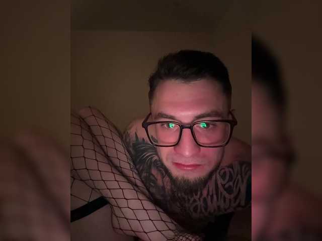 Watch ArlinSt Streaming Live