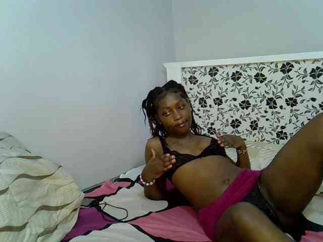 Shaza Live Webcam on BongaCams