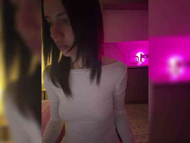 Kira_- webcam