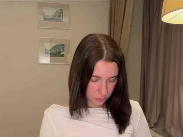 Kira_- webcam
