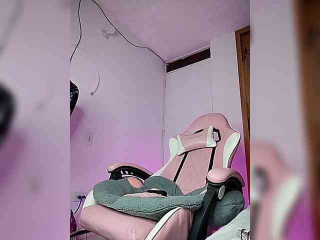 PeachRose webcam
