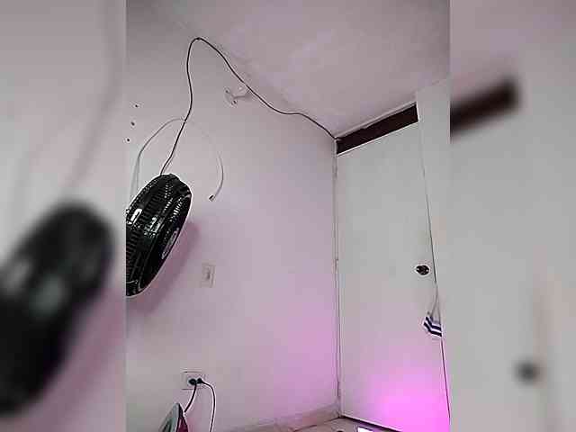 PeachRose webcam