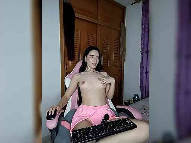 PeachRose webcam
