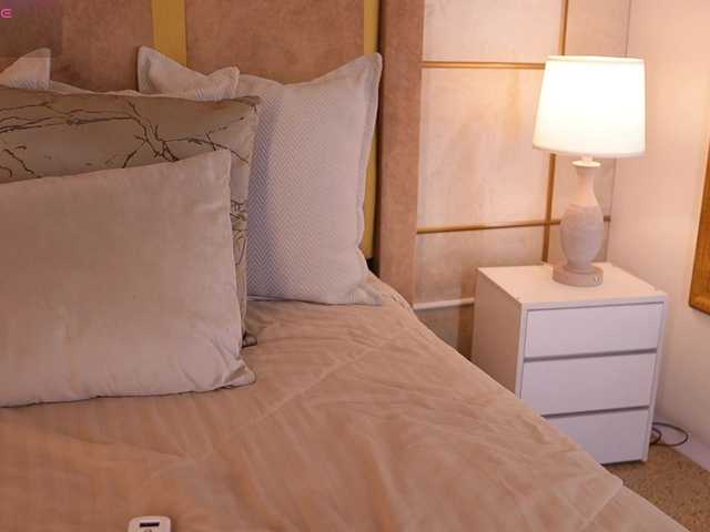 lyrabellini's BongaCams show and profile