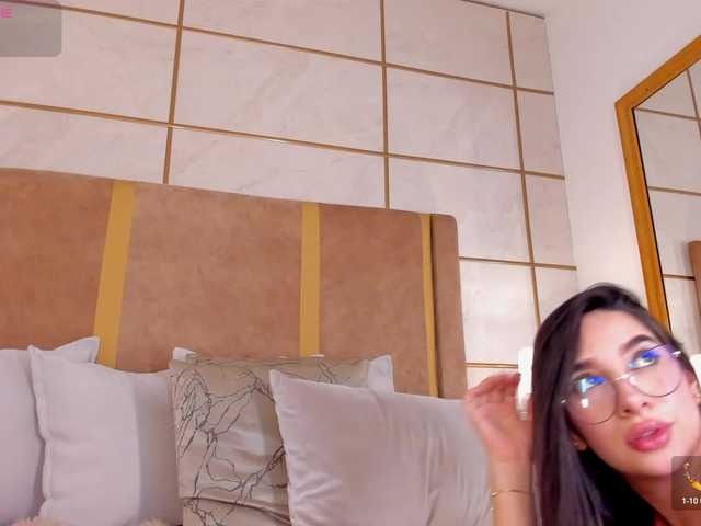 lyrabellini's BongaCams show and profile