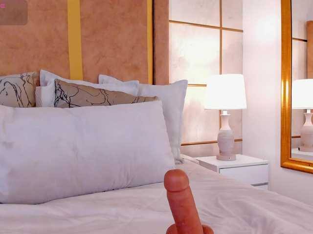 lyrabellini's BongaCams show and profile