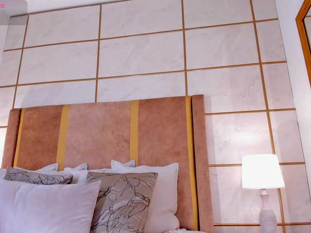 lyrabellini's BongaCams show and profile