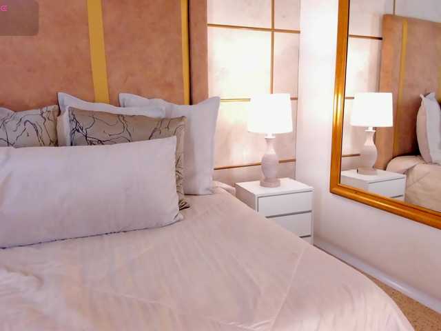 lyrabellini's BongaCams show and profile