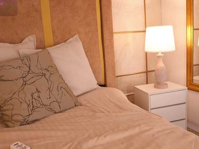 lyrabellini's BongaCams show and profile