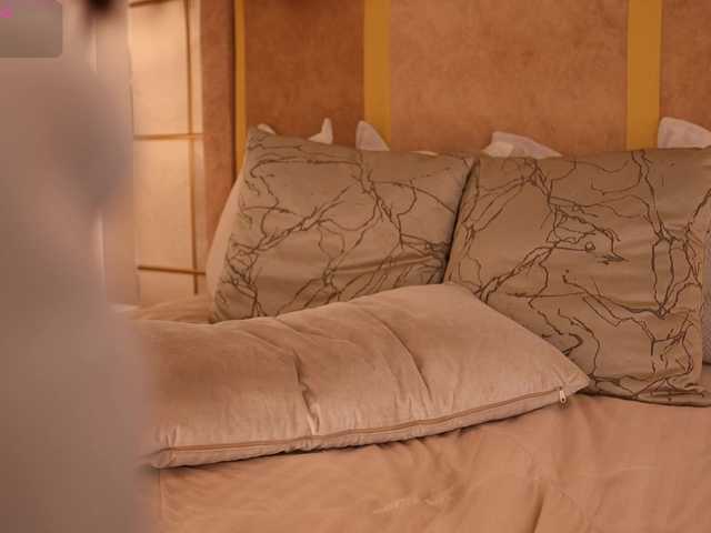 lyrabellini's BongaCams show and profile