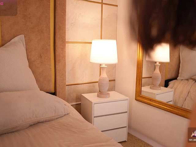 lyrabellini's BongaCams show and profile