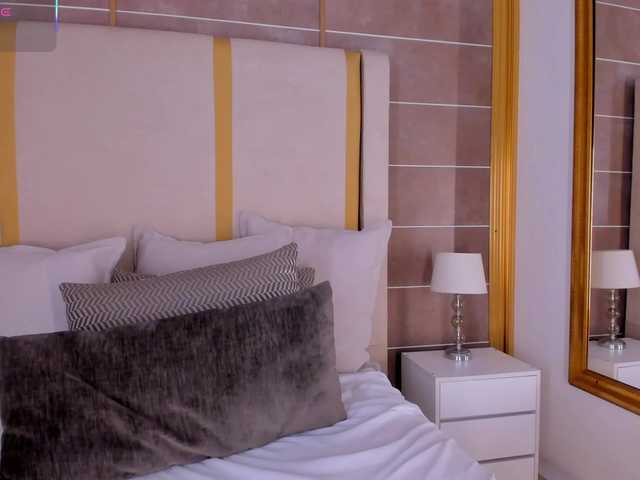 lyrabellini's BongaCams show and profile