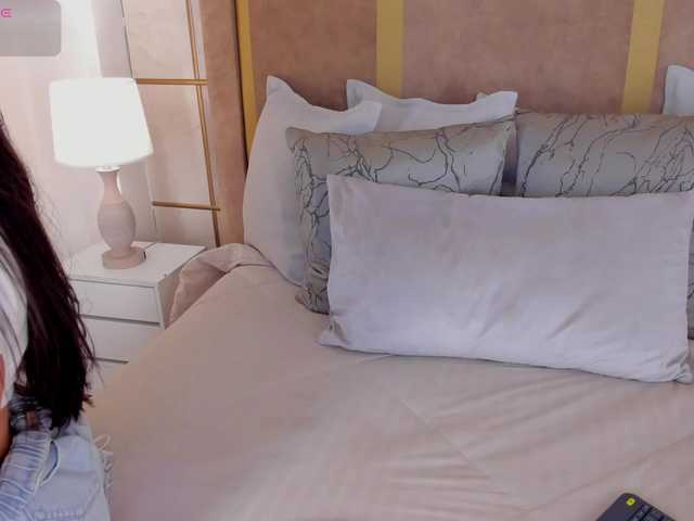 lyrabellini's BongaCams show and profile