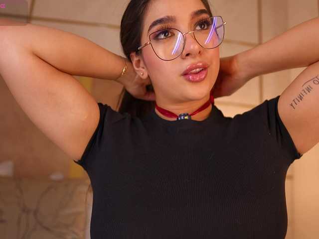 lyrabellini's BongaCams show and profile