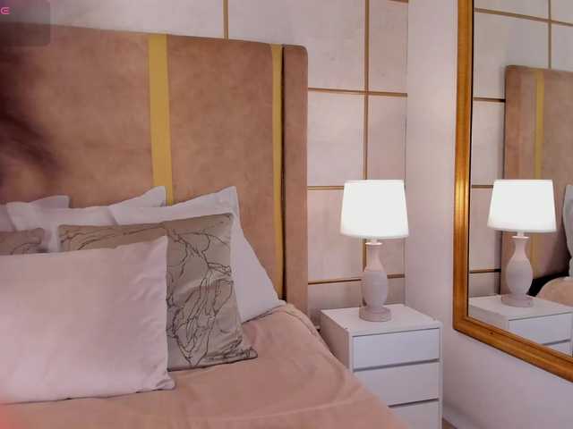 lyrabellini's BongaCams show and profile