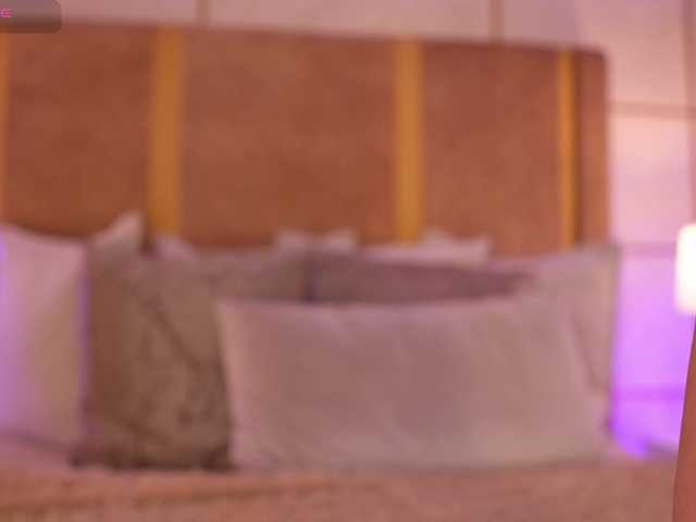 lyrabellini's BongaCams show and profile