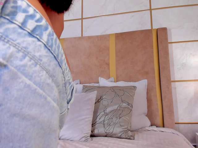 lyrabellini's BongaCams show and profile