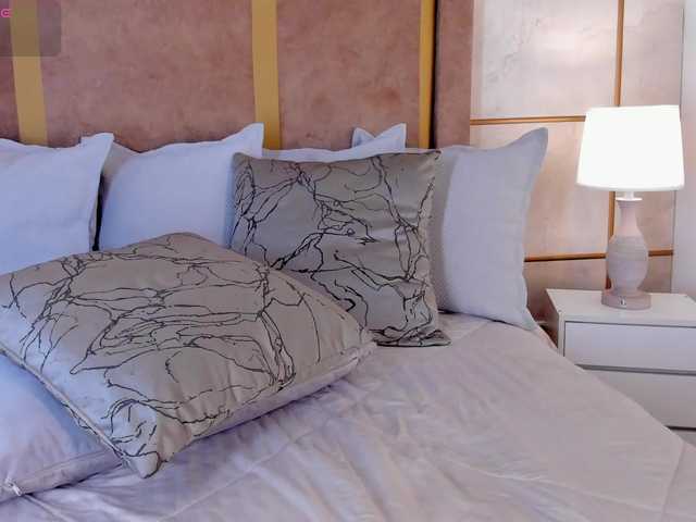 lyrabellini's BongaCams show and profile