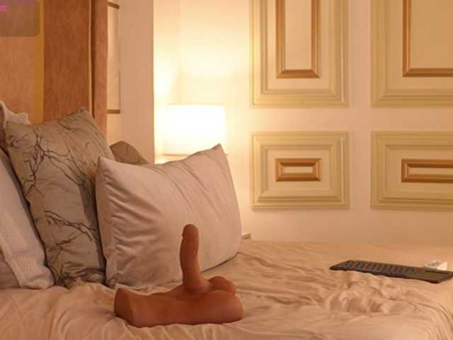 lyrabellini's BongaCams show and profile