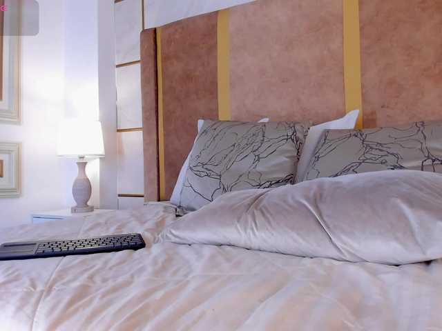 lyrabellini's BongaCams show and profile