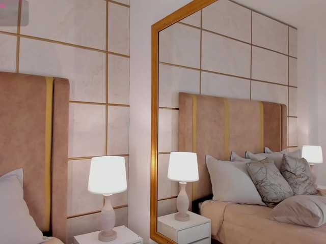 lyrabellini's BongaCams show and profile