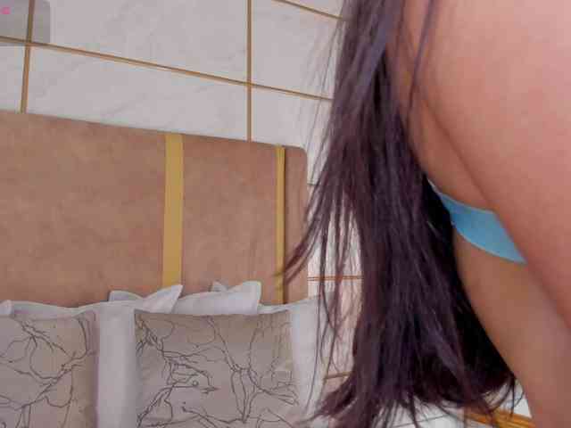 lyrabellini Live Webcam on BongaCams