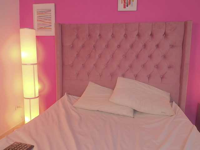 Sarayland from BongaCams