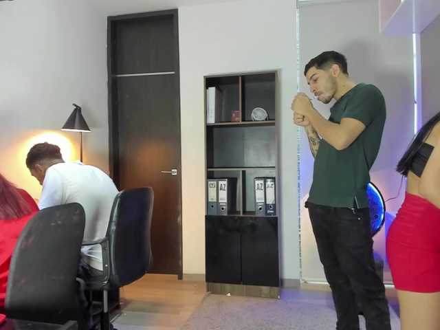  Hall-sextape- chat room