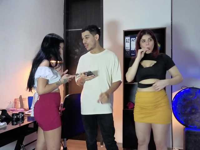  Hall-sextape- chat room