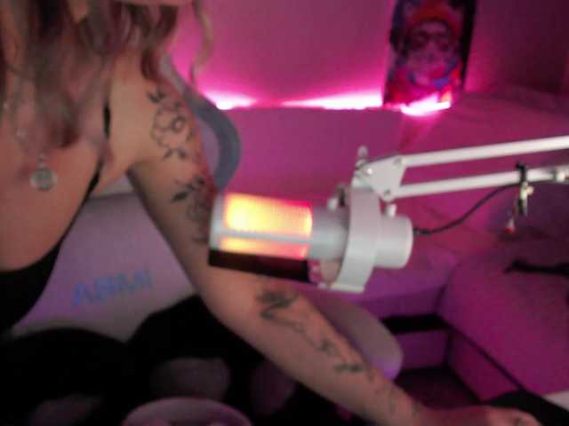 NightMint from BongaCams