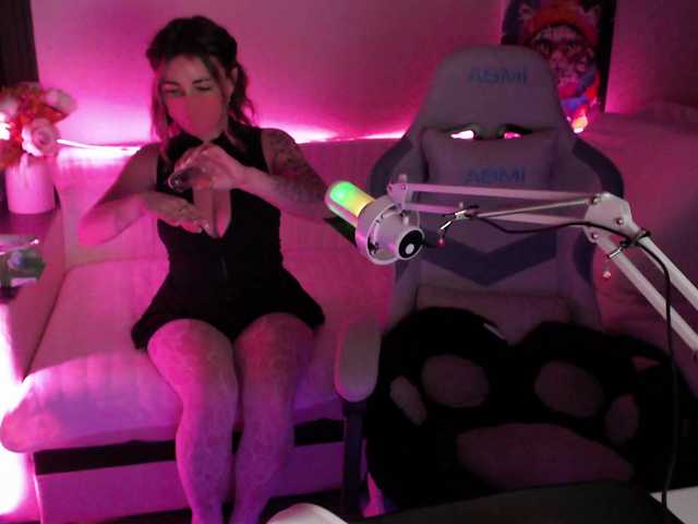 NightMint's BongaCams show and profile