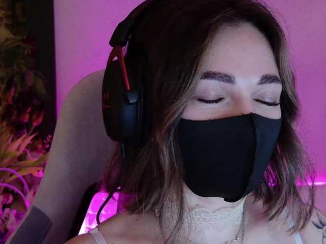 NightMint's BongaCams show and profile