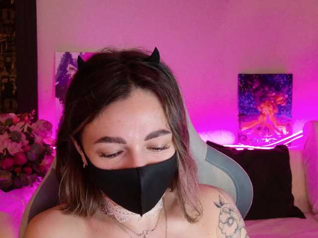 NightMint's BongaCams show and profile