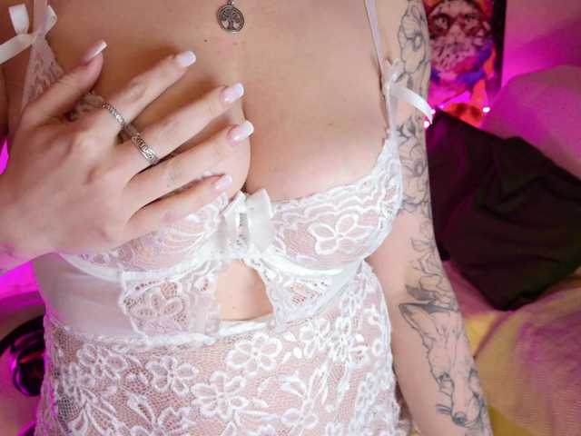 NightMint's BongaCams show and profile