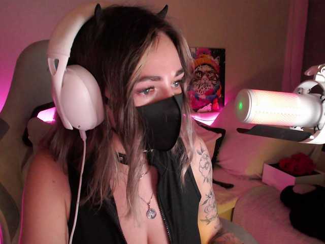 NightMint's BongaCams show and profile