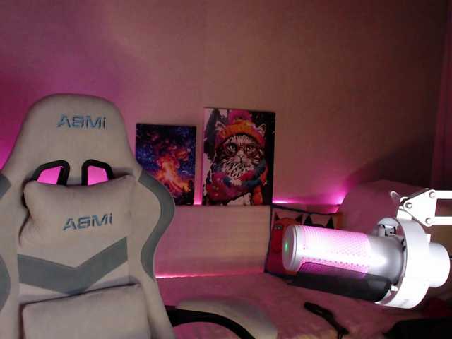 NightMint's BongaCams show and profile